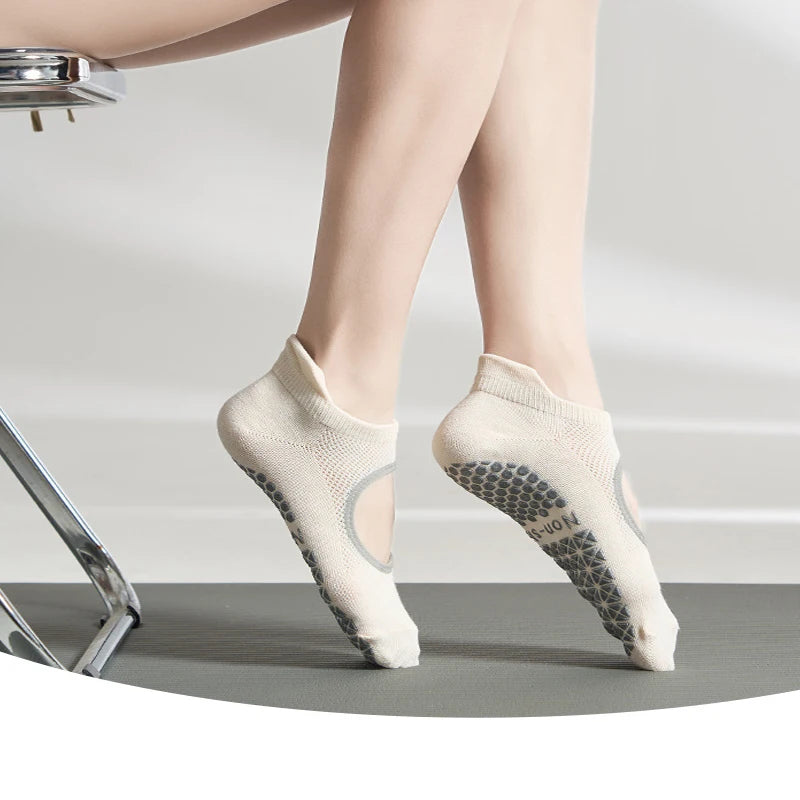 New High Quality Bandage Yoga Socks Anti-Slip Quick-Dry Damping Pilates Ballet Socks Good Grip For Women Cotton Fitness Socks