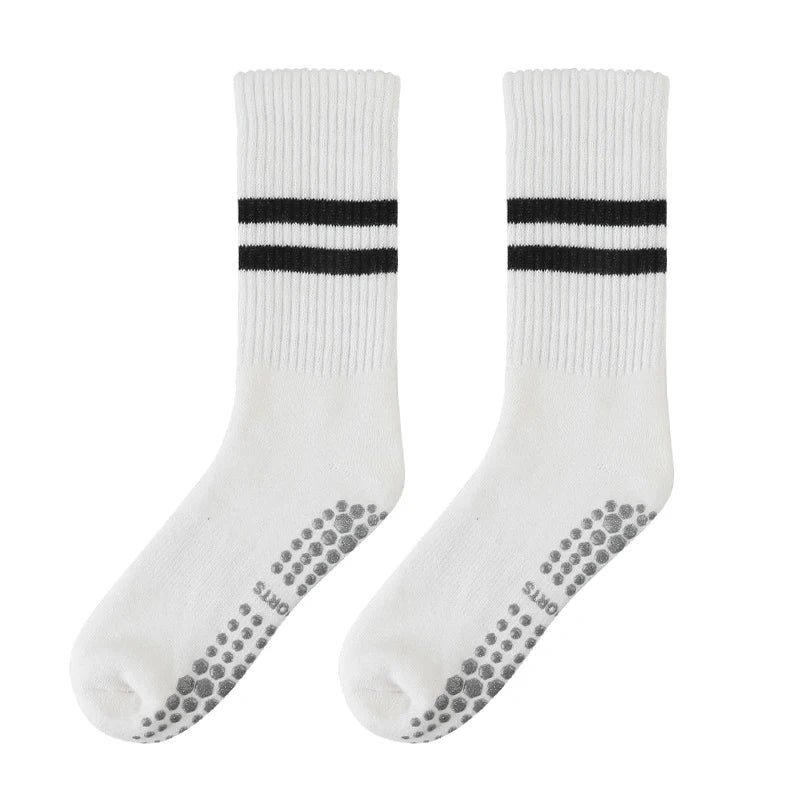 New High Quality Bandage Yoga Socks Anti-Slip Quick-Dry Damping Pilates Ballet Socks Good Grip For Women Cotton Fitness Socks