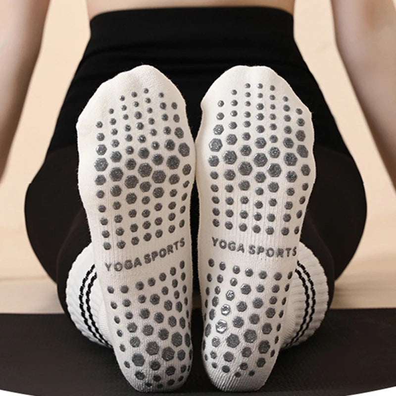 New High Quality Bandage Yoga Socks Anti-Slip Quick-Dry Damping Pilates Ballet Socks Good Grip For Women Cotton Fitness Socks
